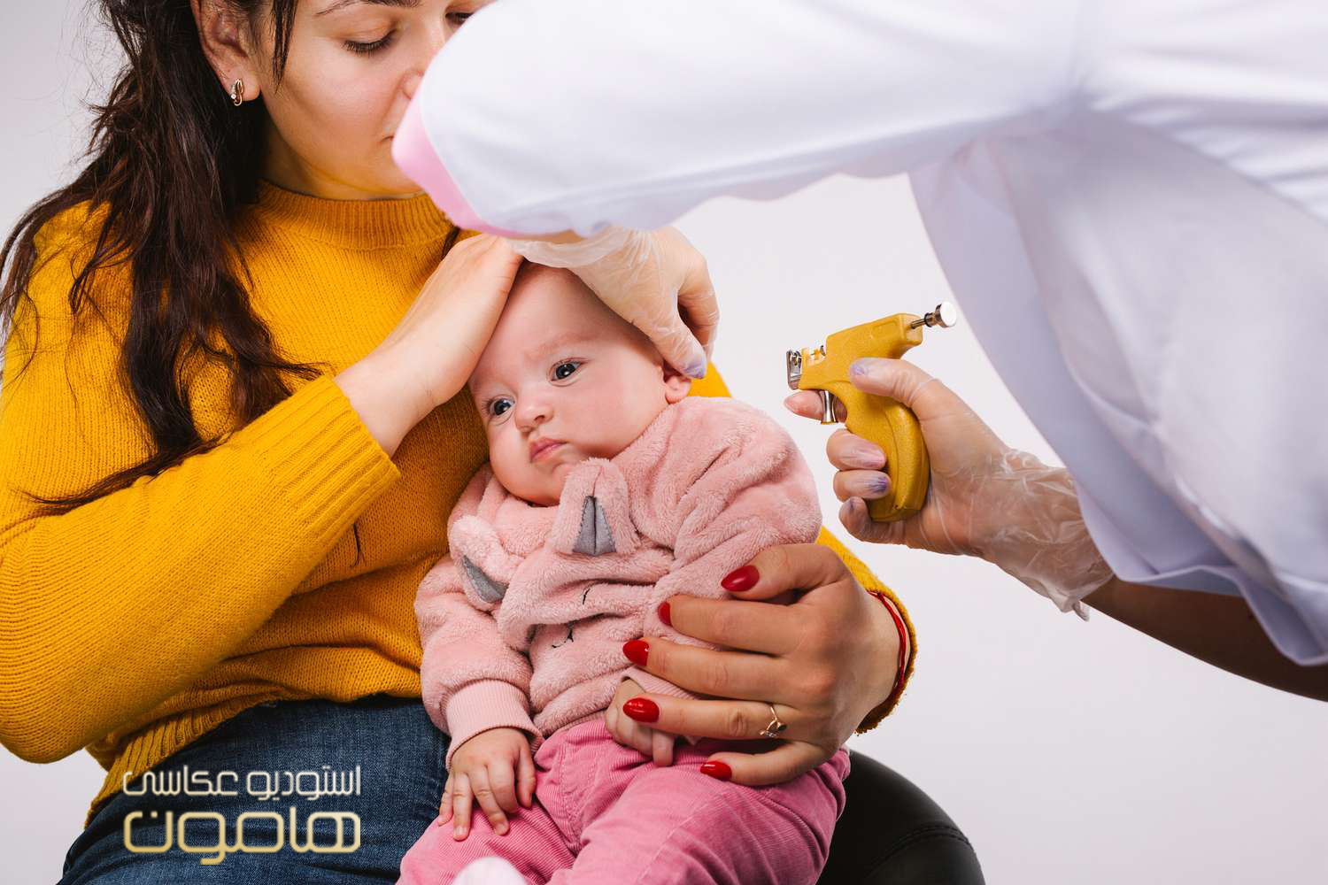 بهترین زمان سوراخ کردن گوش نوزاد