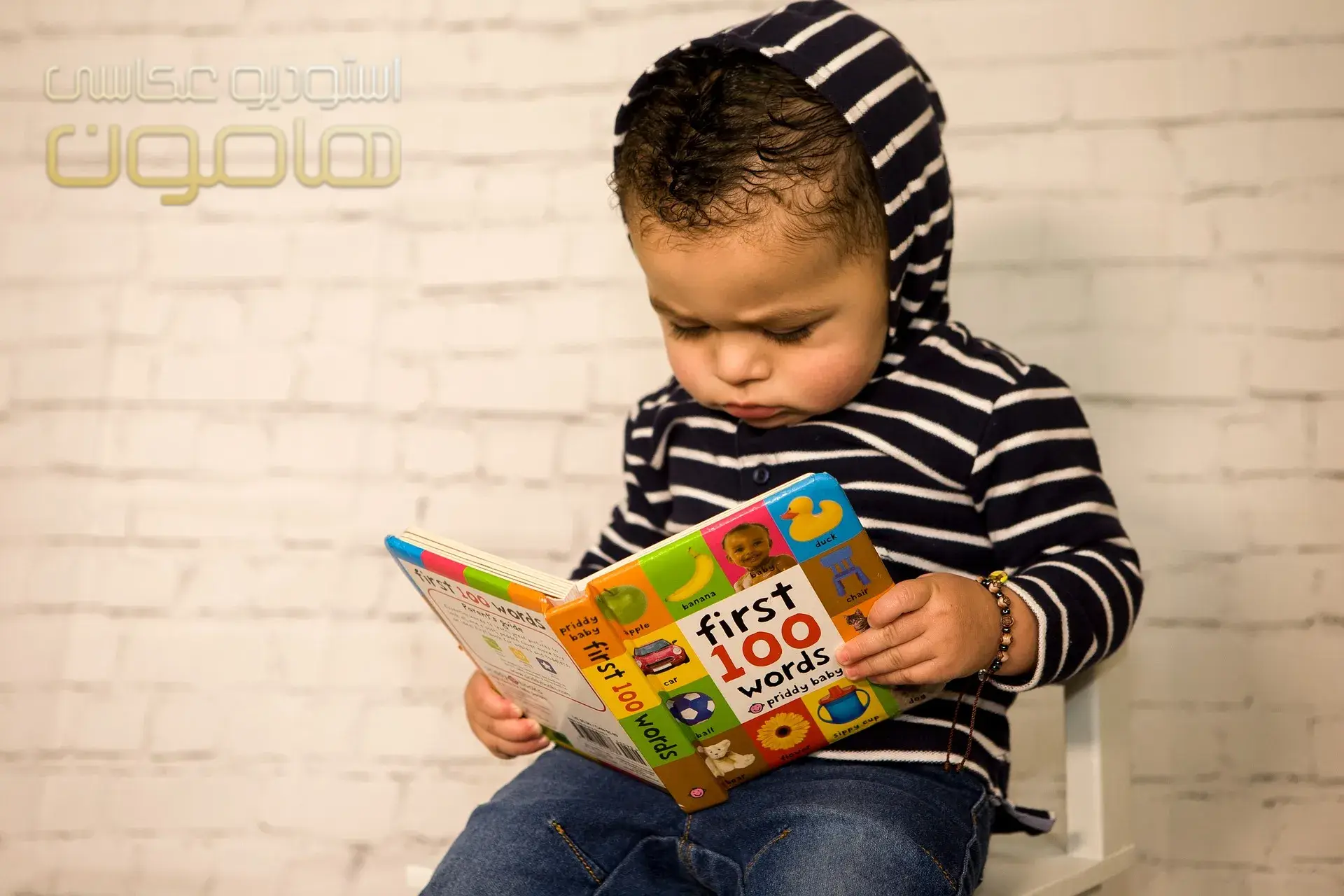 چگونه کودک خود را به کتاب علاقه مند کنیم؟