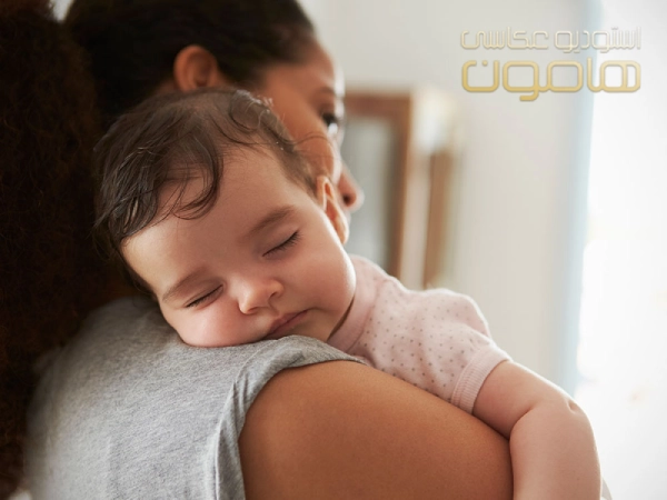 چگونه خواب نوزاد را تنظیم کنیم؟