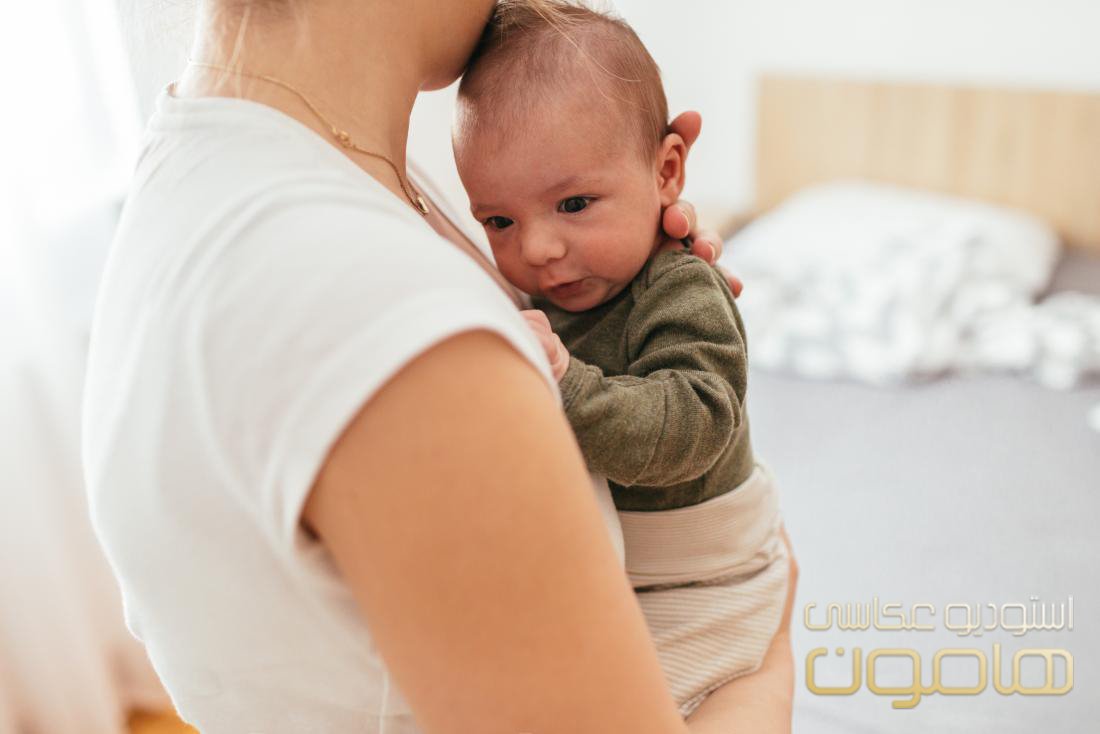 چه زمانی نوزاد اسم خود را می شناسد؟